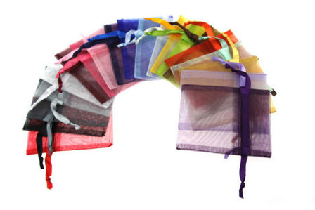 Kleurenpakket 15 stuks 7.5 x 10 cm organza zakjes