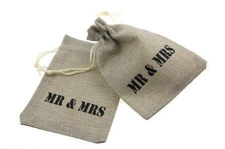 Jute look zakjes mr &amp; mrs 9.5 x 13.5 cm