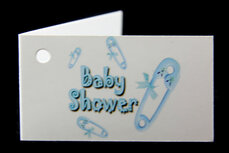 Kaartjes geboortebedankjes babyshower veiligheidsspeld blauw Kaartjes geboortebedankjes babyshower veiligheidsspeld blauw